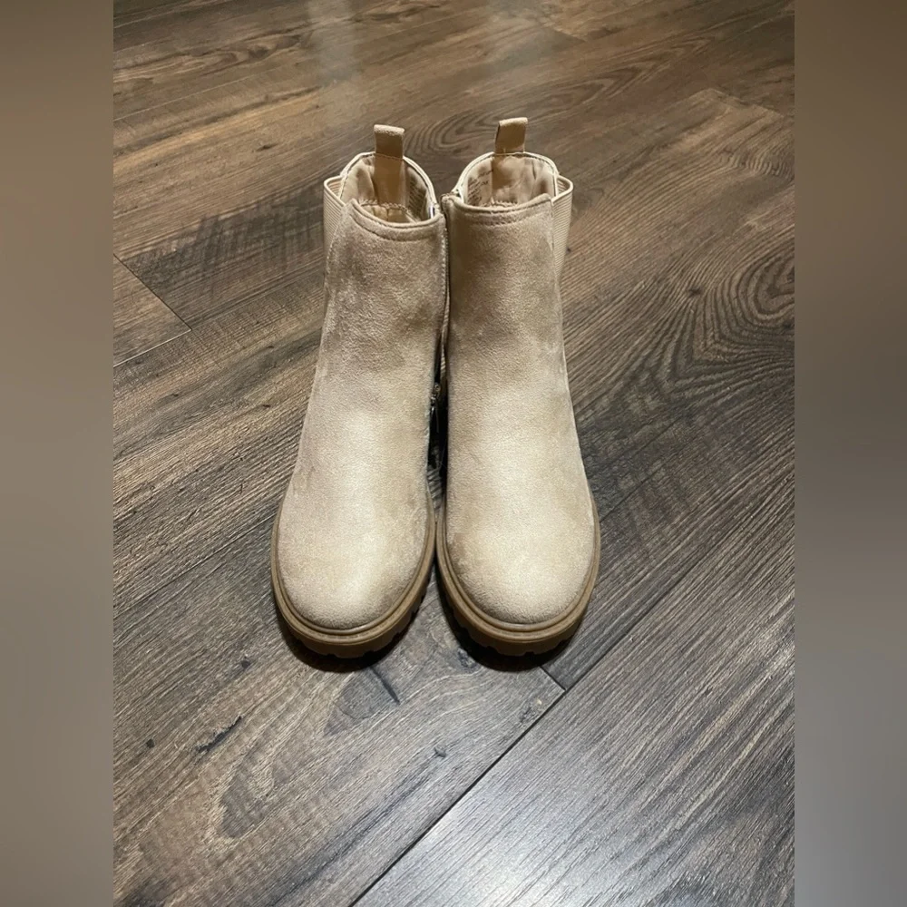 NWOT Vince Camuto Girl's Fashion Chelsea Glitter - Picture 3 of 5